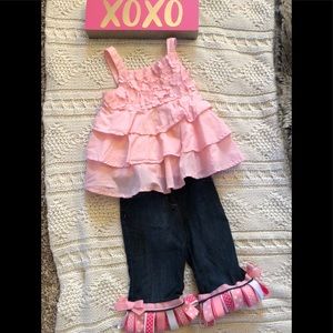 EUC-ribbon capris w/matching pink ruffled tank